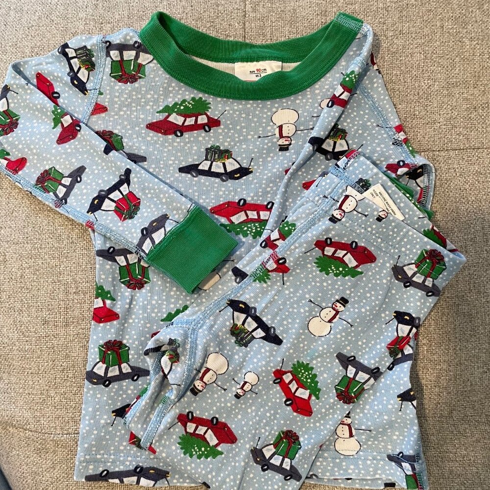 Hannah Andersson Size 90 Snowman PJs